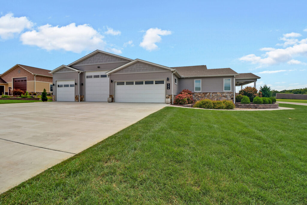 346 Holly Tree Drive Crossville TN - Gardens RV Community