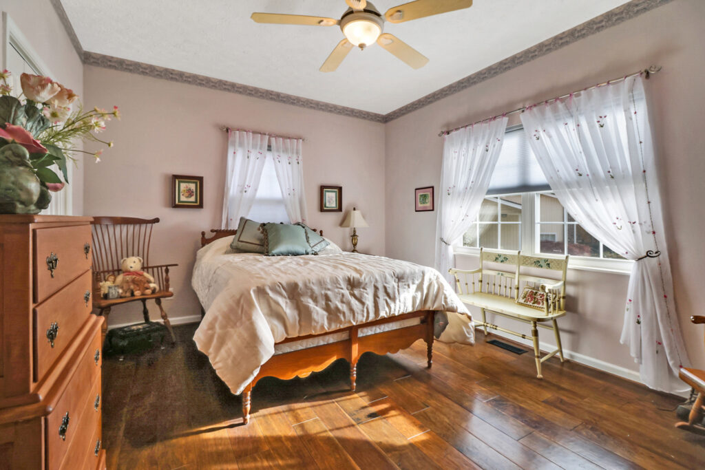 41 Hawthorn Circle Crossville, TN 38555 Gardens RV Community – $475,000