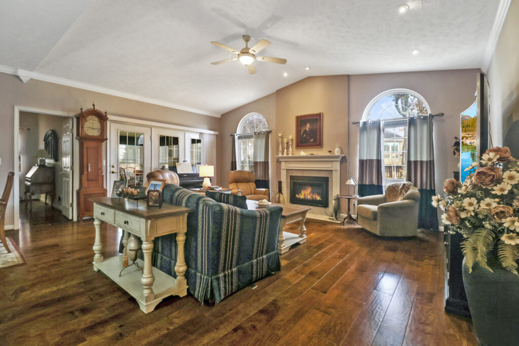 41 Hawthorn Circle Crossville, TN 38555 Gardens RV Community – $475,000