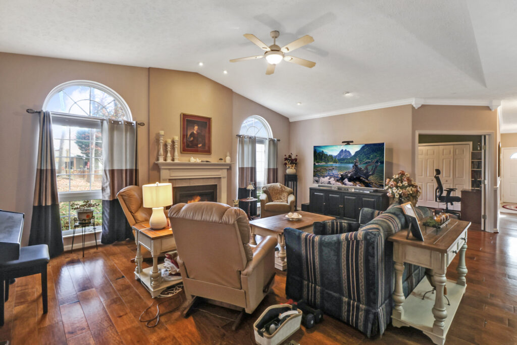 41 Hawthorn Circle Crossville, TN 38555 Gardens RV Community – $475,000