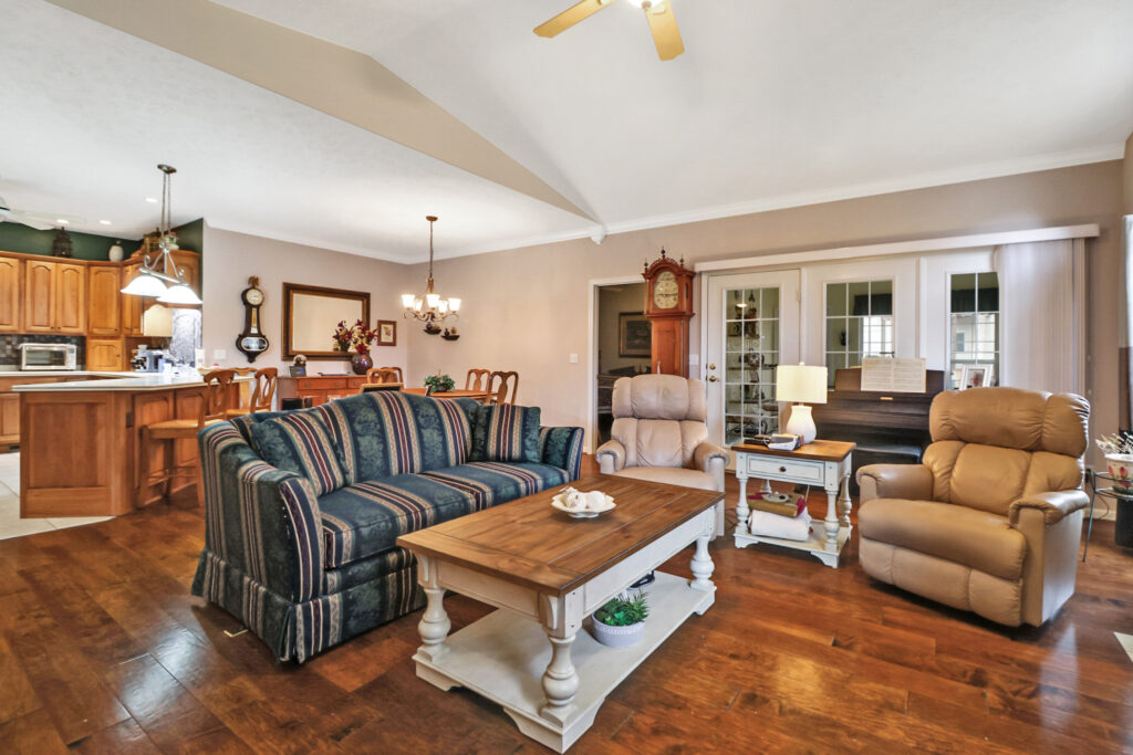 41 Hawthorn Circle Crossville, TN 38555 Gardens RV Community – $475,000