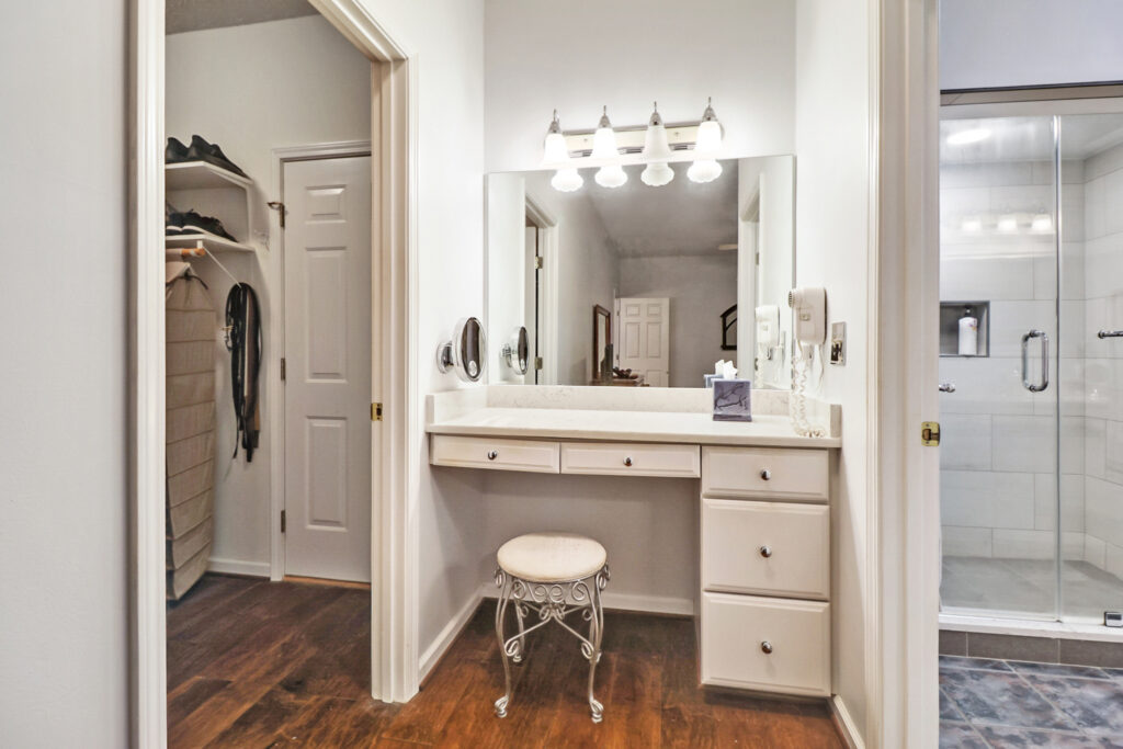 41 Hawthorn Circle Crossville, TN 38555 Gardens RV Community – $475,000