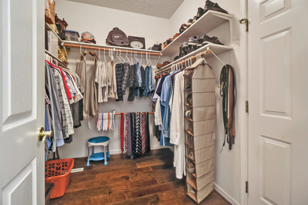 41 Hawthorn Circle Crossville, TN 38555 Gardens RV Community – $475,000