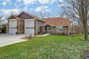 60 Hawthorne Loop Crossville TN