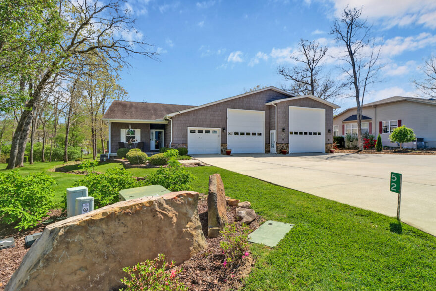 52 Hawthorn Loop, Crossville TN, Gardens RV Community – $525,000 *PENDING*