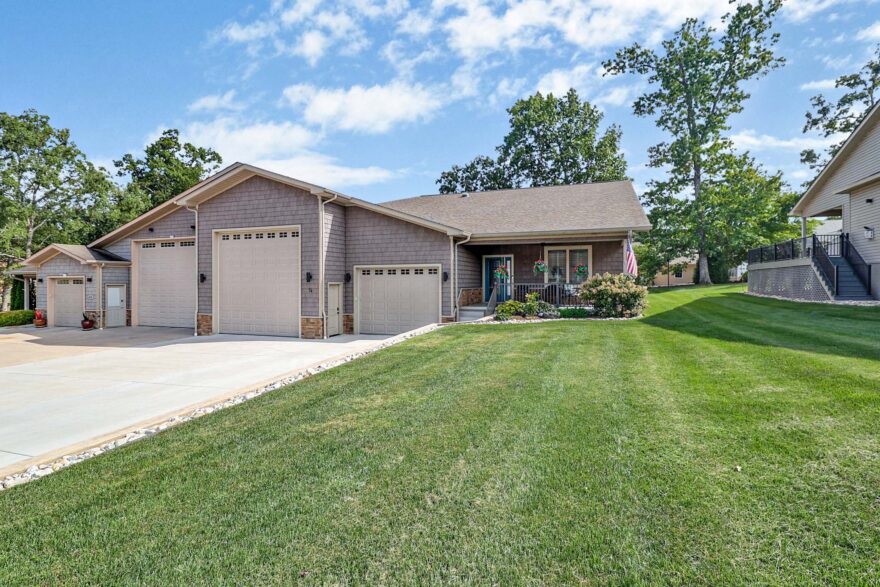 74 Hickory Circle Crossville, TN 38555 Gardens RV Community – $975,000